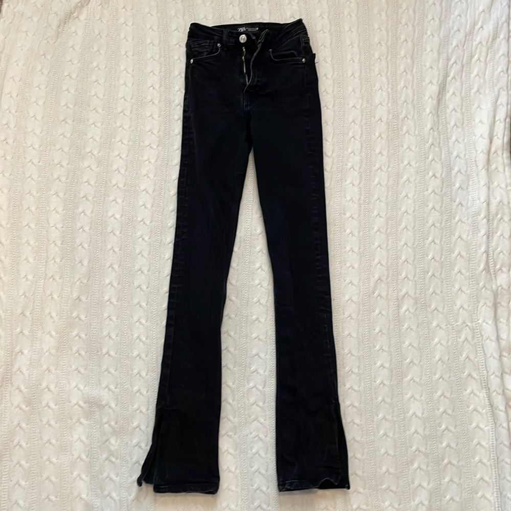 Women’s Zara black jeans with slits. Size 0.